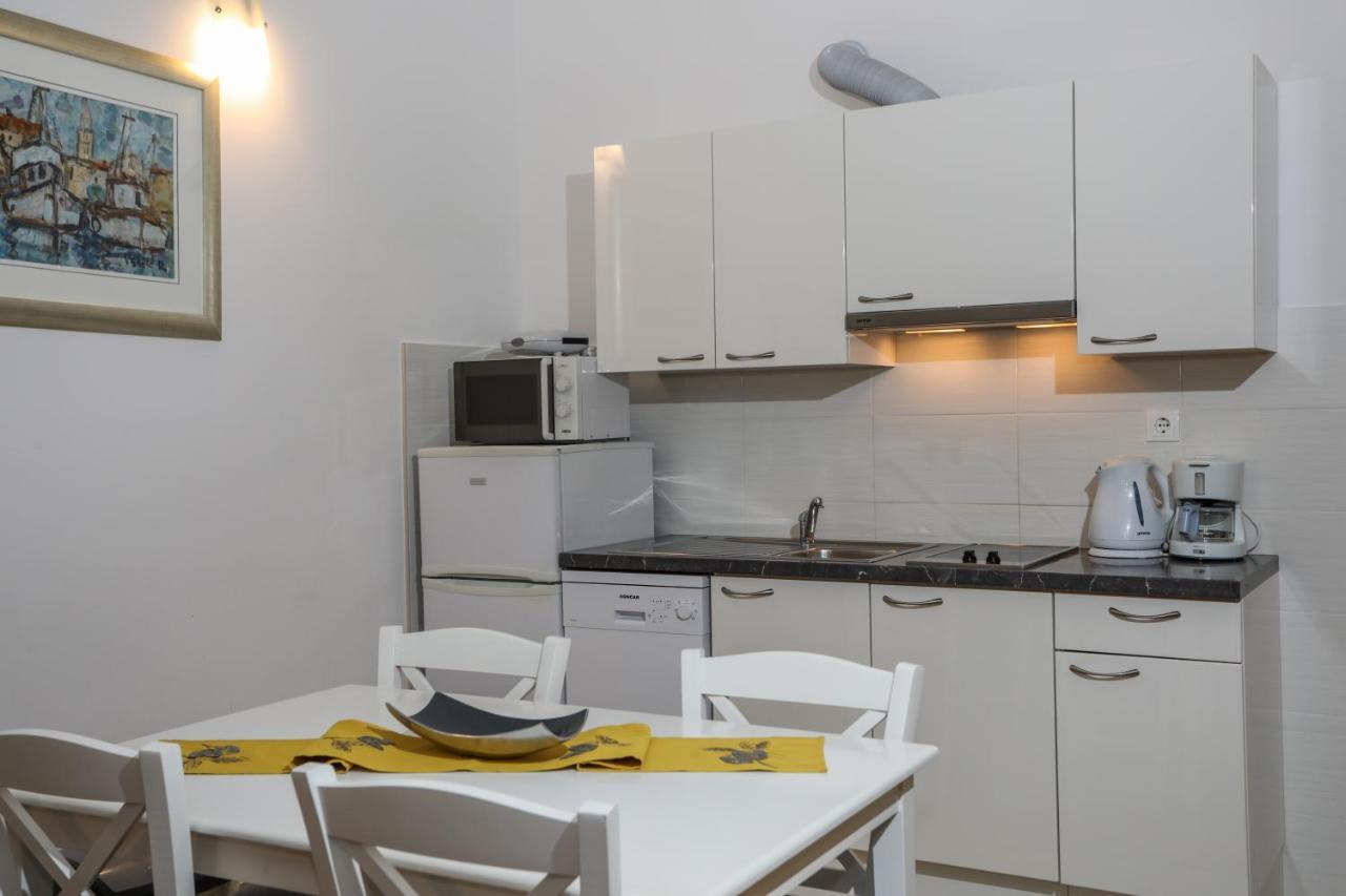 Apartments Stipe Plazibat Hvar Town Eksteriør bilde