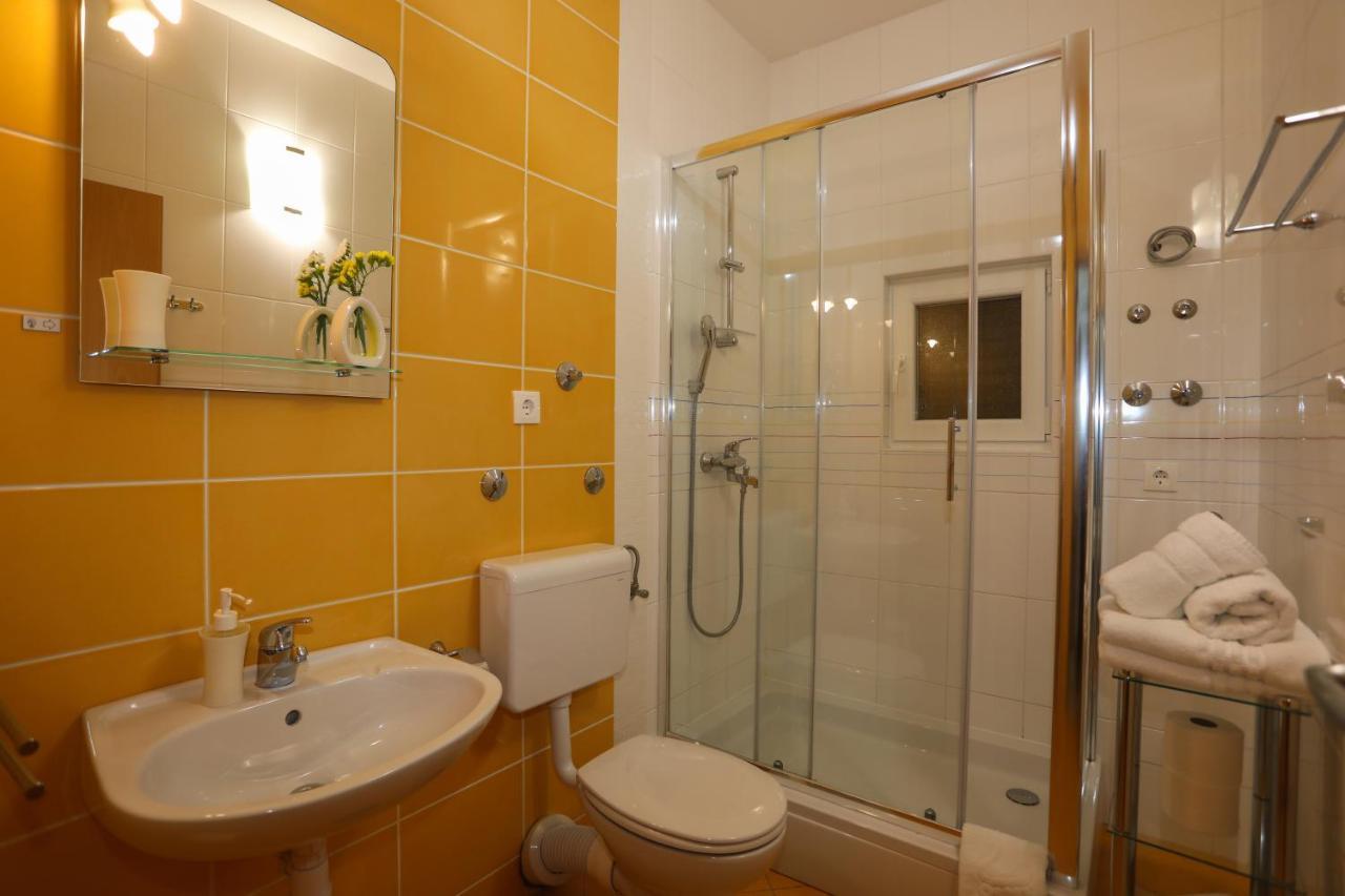 Apartments Stipe Plazibat Hvar Town Eksteriør bilde